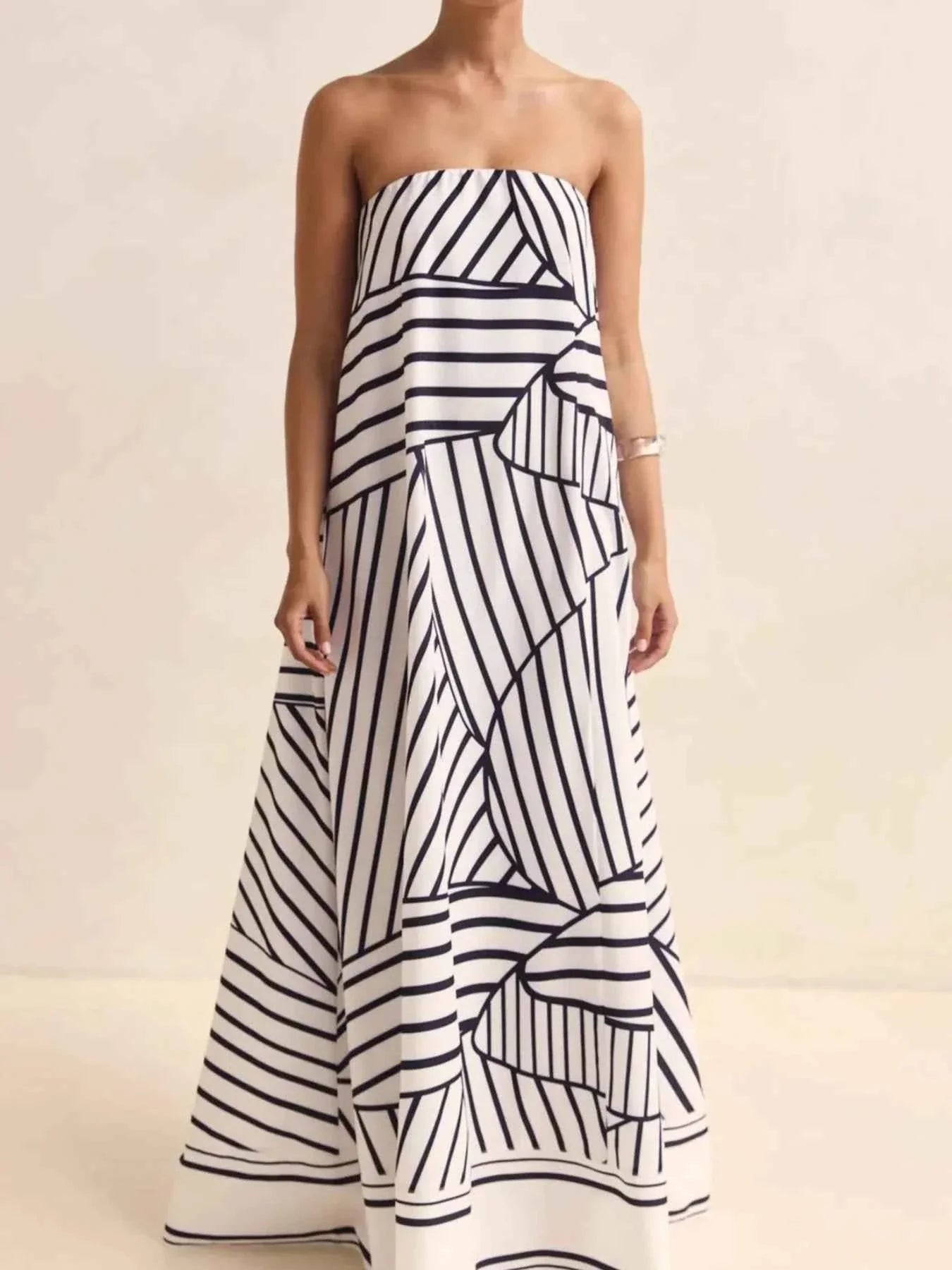 Smocked Printed Tube Maxi Dress 506cd122-1753-4bde-8b28-6eb62a335fef-Max-Origin