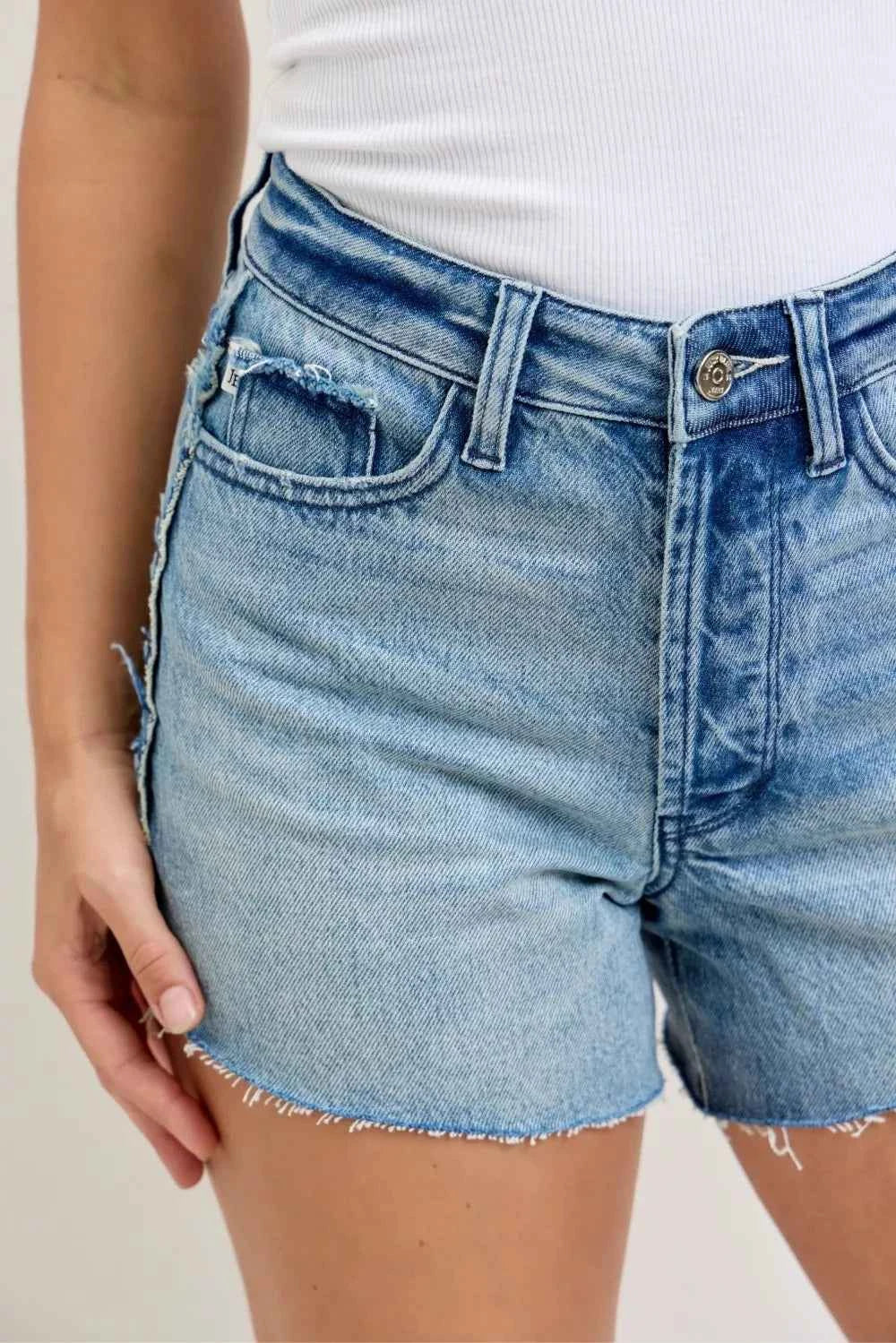 Judy Blue Hw Rigid Magic Cut Off Denim Shorts with Raw Side Seams 50c17042fafb4c13b626bb2534663180-Max-Origin