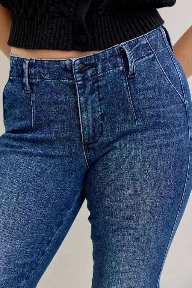 Judy Blue Full Size Mid Rise Bootcut Jeans with Welt Pockets Plus Size 510190b7c23e40678b54835cf6037af5-Max-Origin