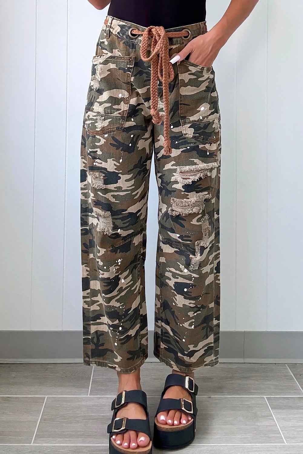 Green Camouflage Print Splashed Distressed Loose Denim Pants 51574135896178e7