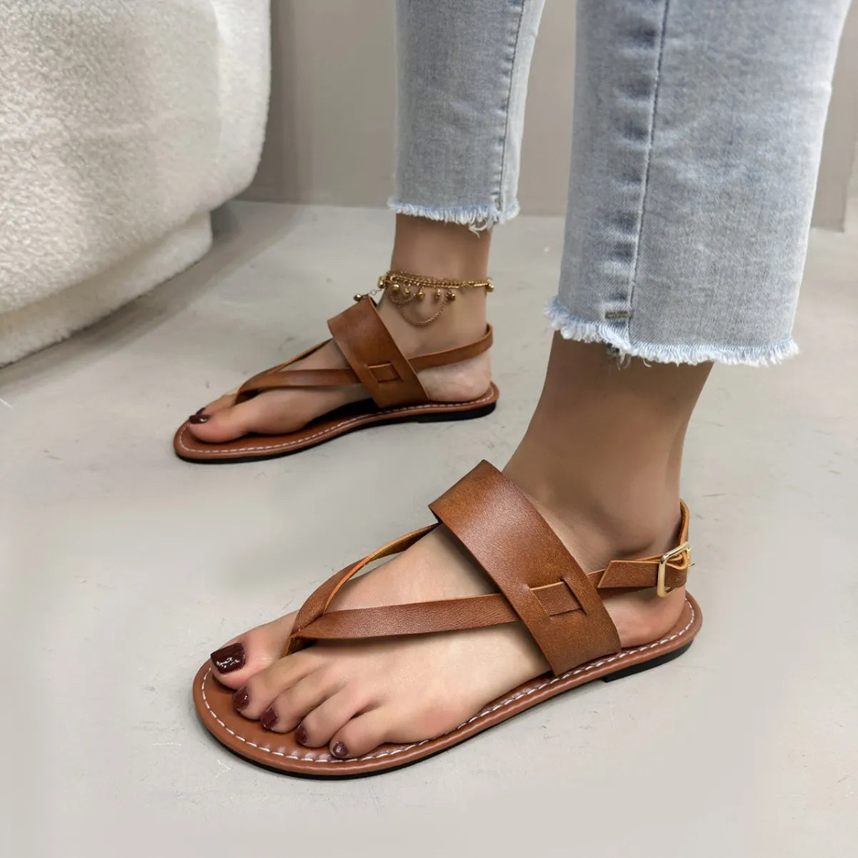 Toe Loop Flats Sandals Brown 523a3b0e-fc8b-4de6-86c5-91efc48ad76f-Max-Origin