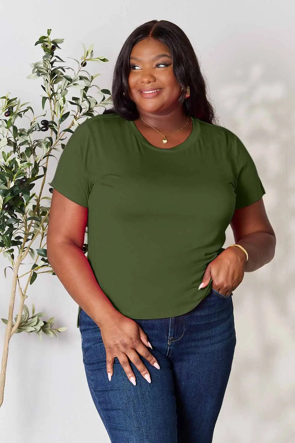 Basic Bae Full Size Round Neck Short Sleeve T-Shirt 52de11212aef4638a62b2c52b9055854-Max