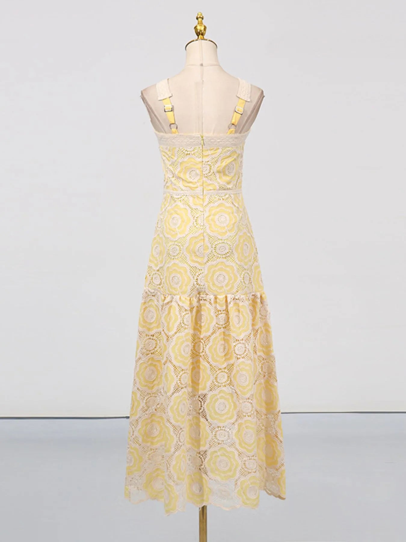 Lace Sleeveless Tiered Midi Dress 52f12e20-e435-40c0-ae3f-5fd3f5f5b85e-Max-Origin