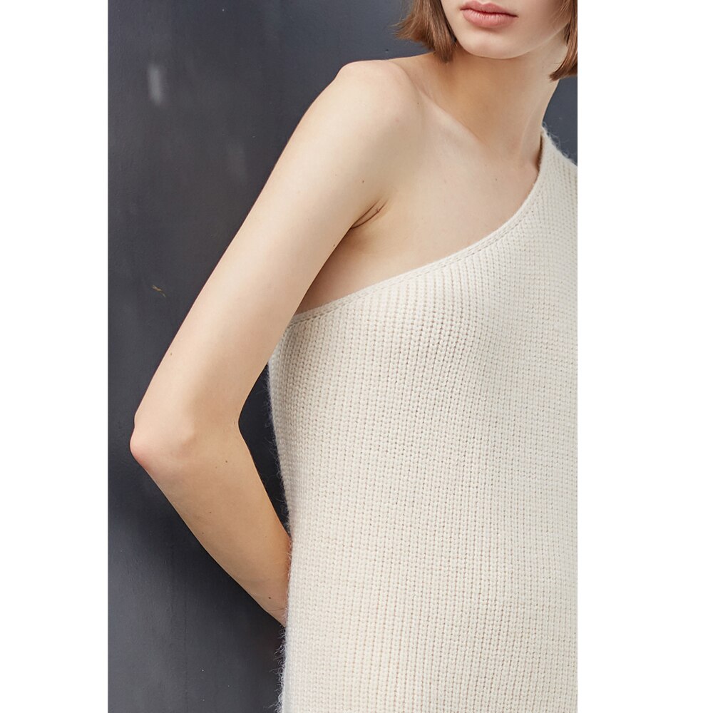 The Asymmetric One-Shoulder Wool Knit 5348EBAD421268AD304743B6682CE735_c50f30b1-dc3d-4483-b0e1-0c42d01cf7e7