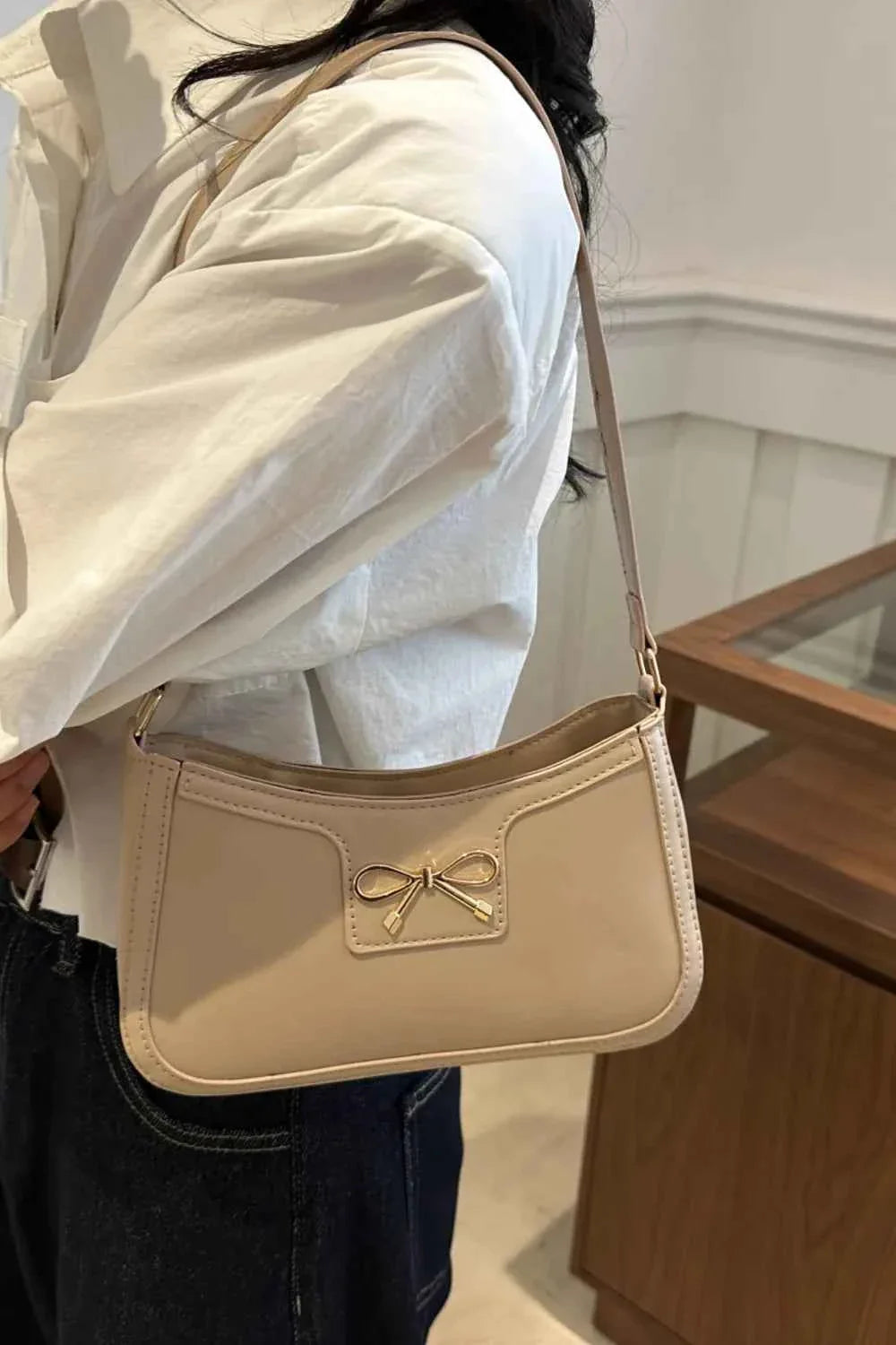 Bow Trim PU Leather Shoulder Bag 536f1eaa-4a09-43b8-bded-eb0b8798bb92-Max