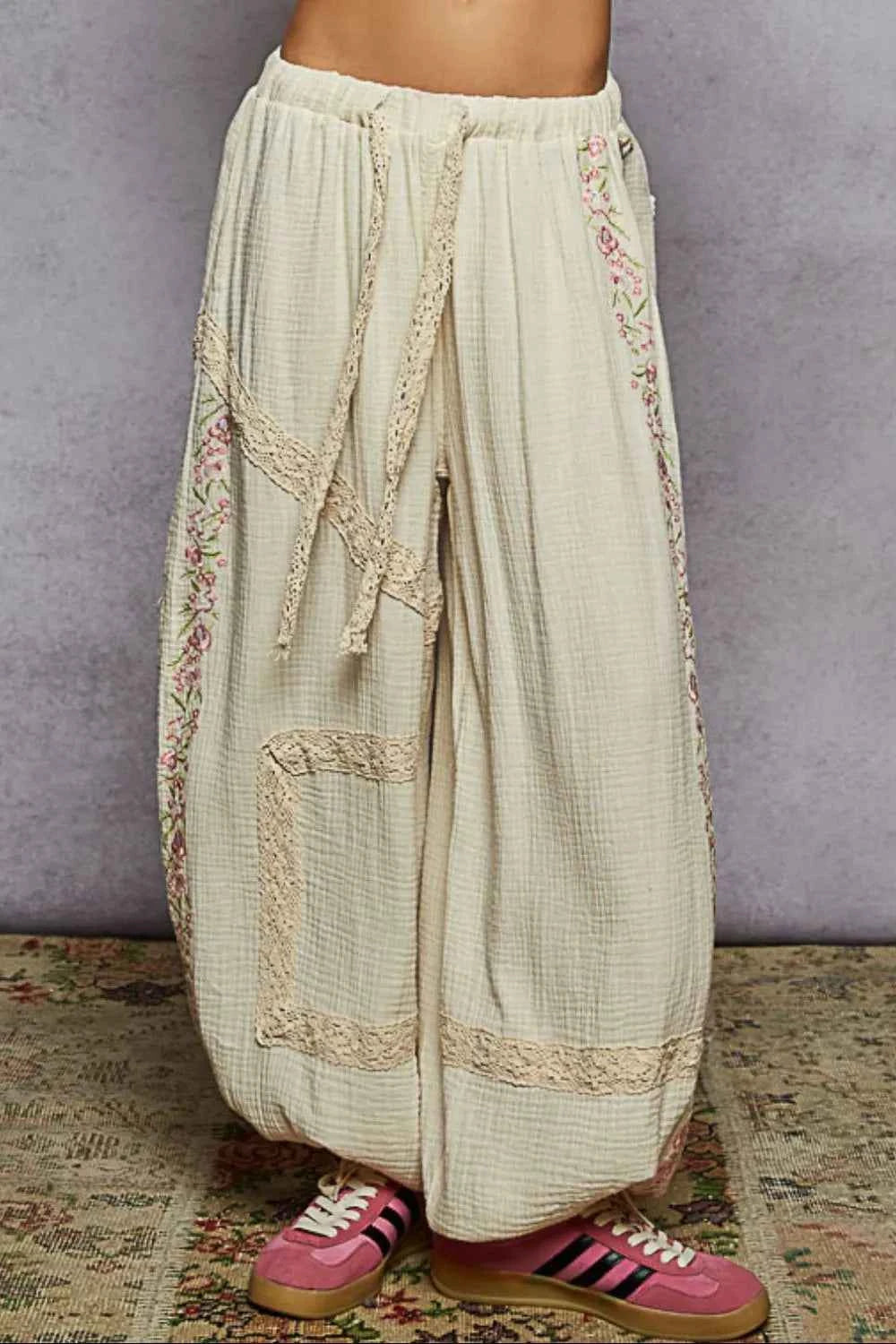POL Floral Embroidered Drawstring Joggers with Lace Trim Cream 537b832c-e259-4009-8ac3-4bec0800fe73-Max-Origin