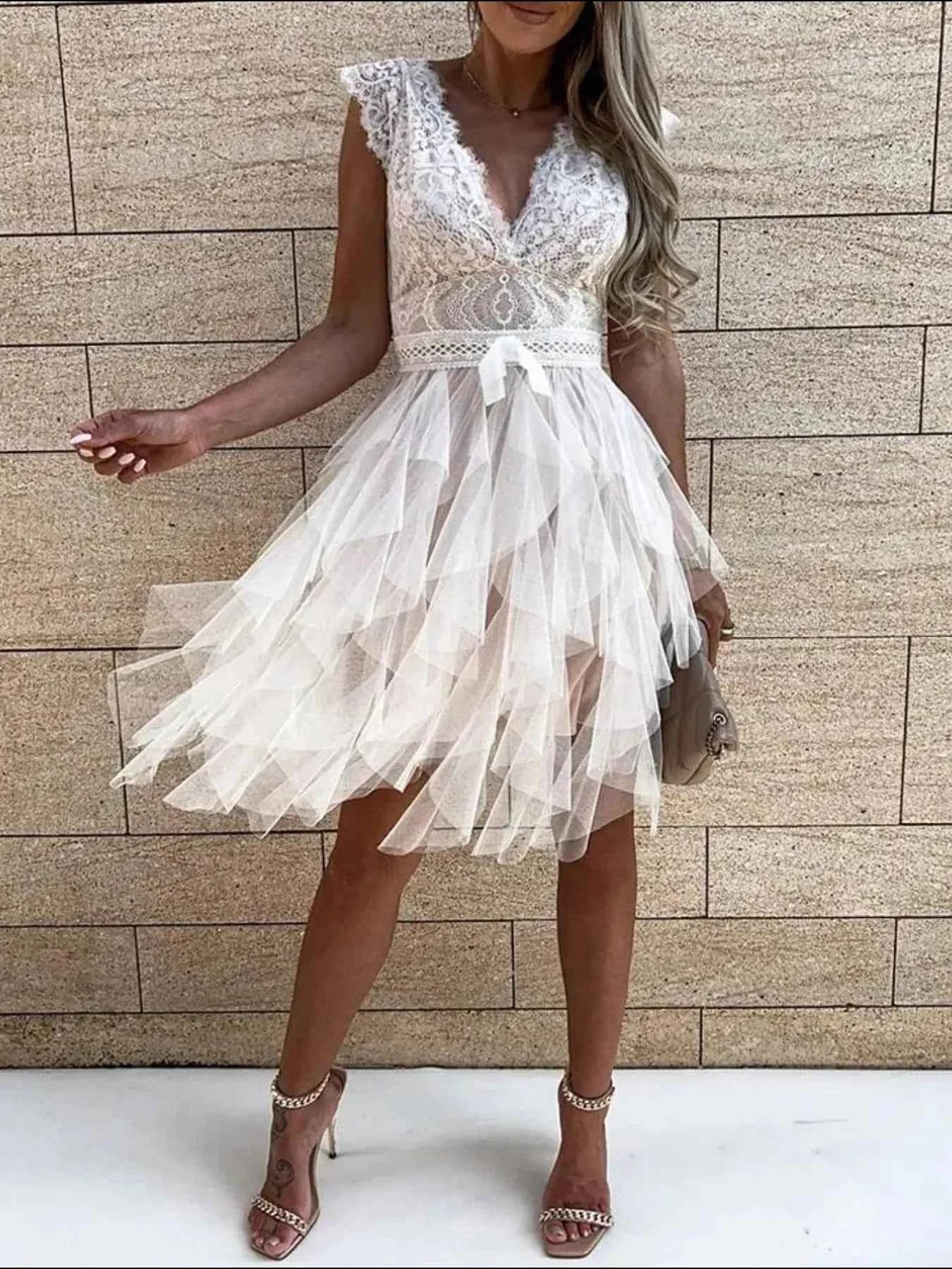 Lace Bodice Layered Tulle Dress 54367ce0-88c9-4fd4-97ce-69ec998f50d8-Max-Origin