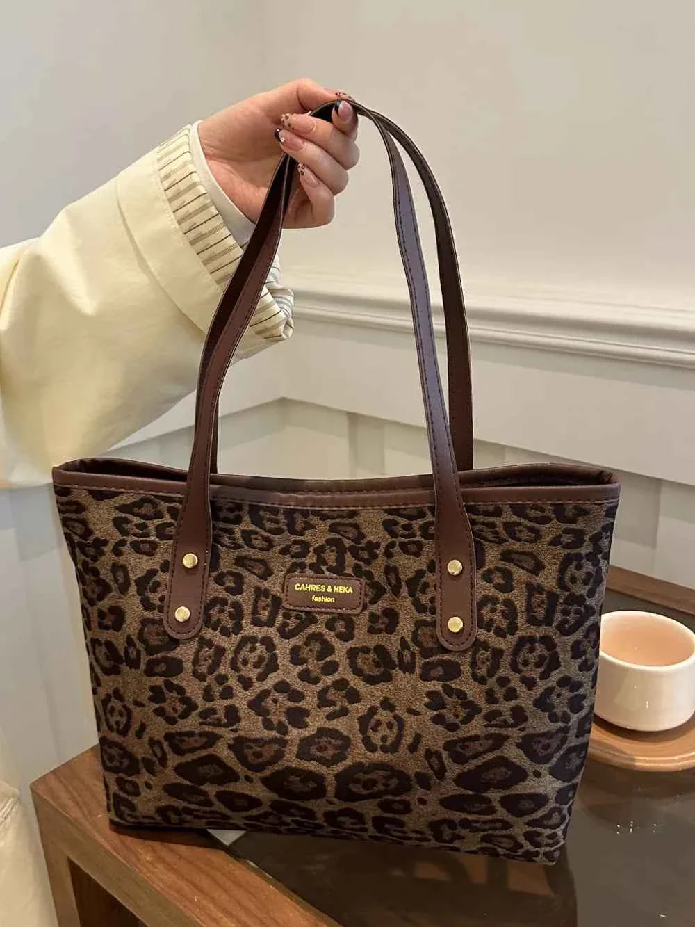 Leopard Polyester Tote Bag 5455f64d-b0b1-4db7-9a70-e60a16a9dba5-Max