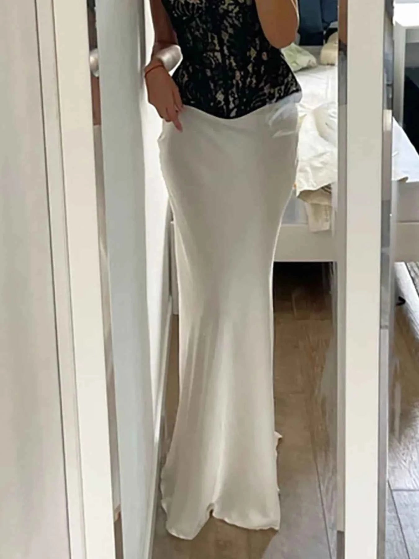 High-Waisted Maxi Skirt 548ef644-de9a-4ff4-a50c-aad2182919d7-Max-Origin
