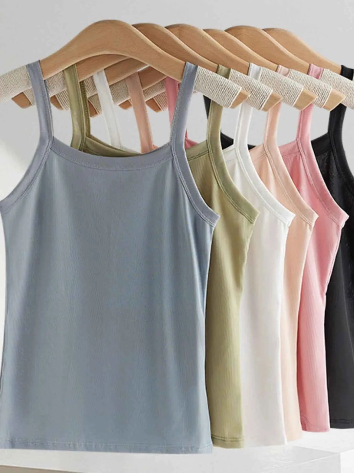Plus Size Scoop Neck Tank Top 54d70386-b23e-4dc5-8d09-bb8b437f2f3e-Max-Origin