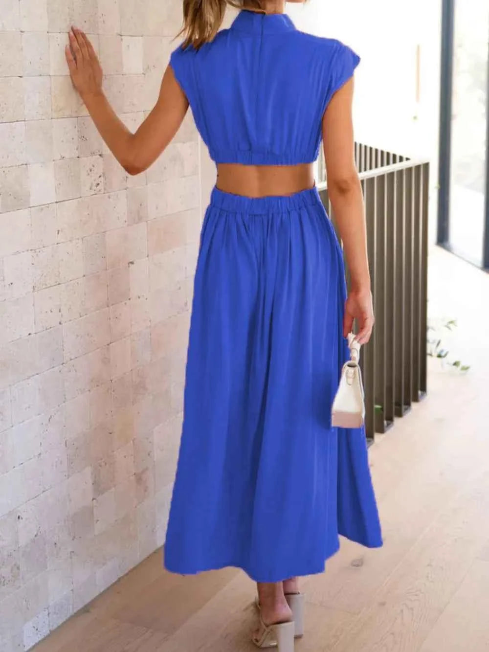 Cutout Mock Neck Sleeveless Ruched Dress 555a23a1-06fa-4a36-ba3c-072b94922932-Max