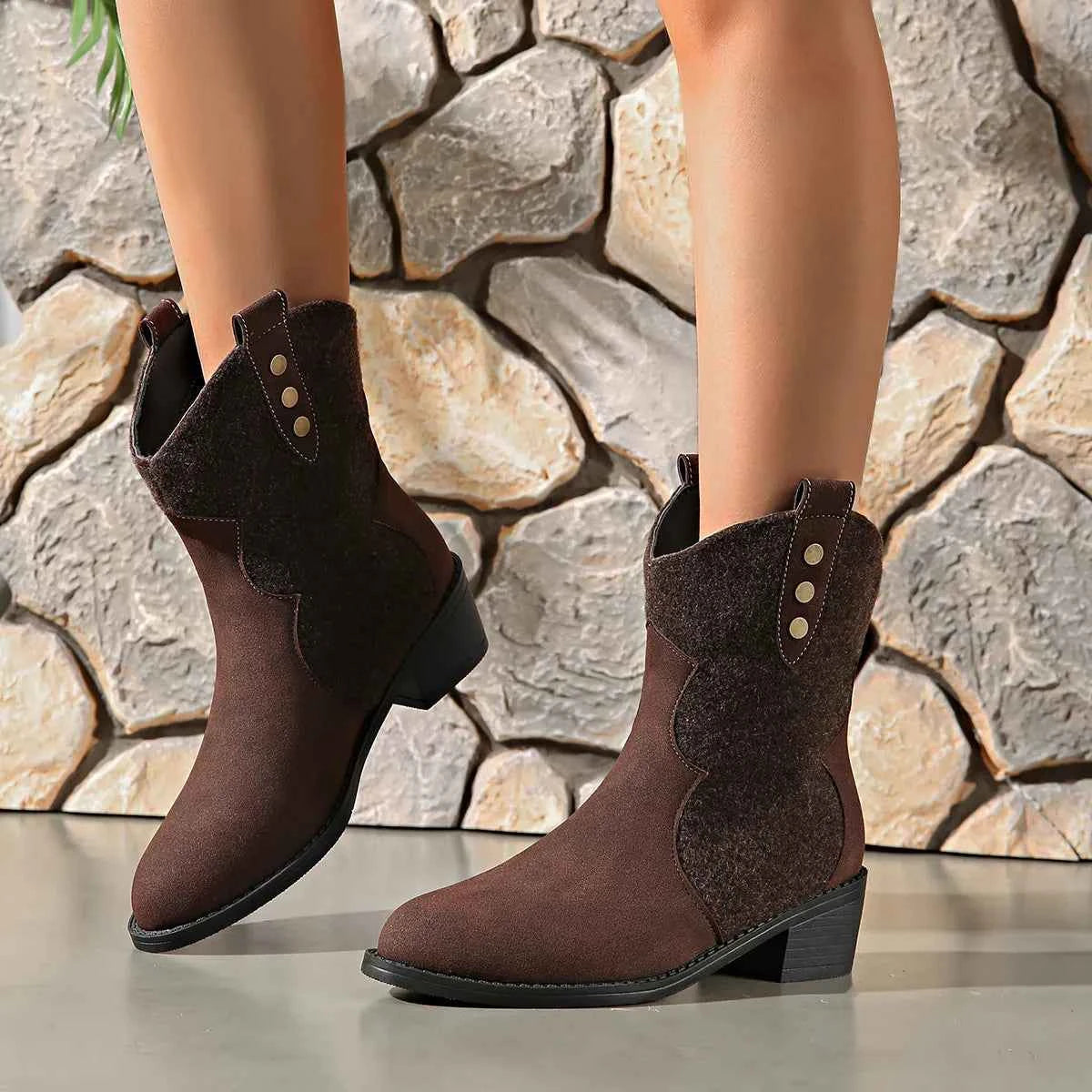 Round Toe Block Heels Boots 557169b7e6ca4e6eb4423affa8355d38-Max-Origin