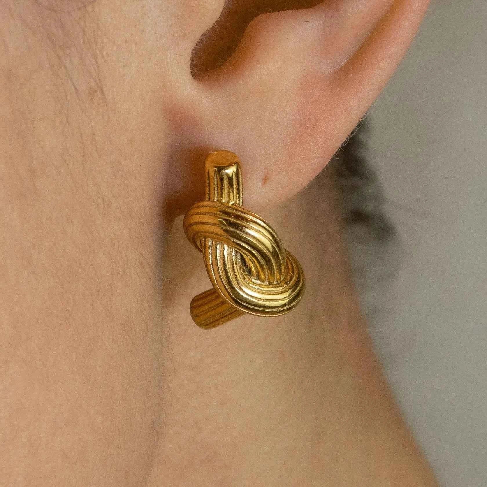 18K Gold-Plated Twisted Knot Stud Earrings Gold One Size 55ca5155-091f-4c83-9a69-80f9da9540e3-Max-Origin