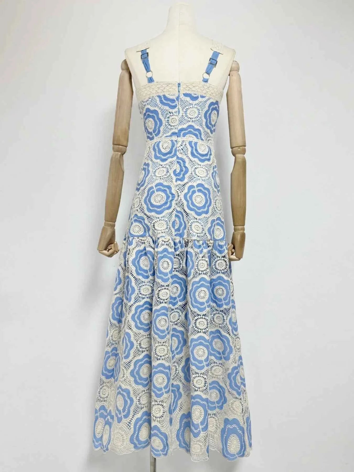 Lace Sleeveless Tiered Midi Dress 55e79a0b-5bc0-4daa-a6bb-ca02b07553ce-Max-Origin