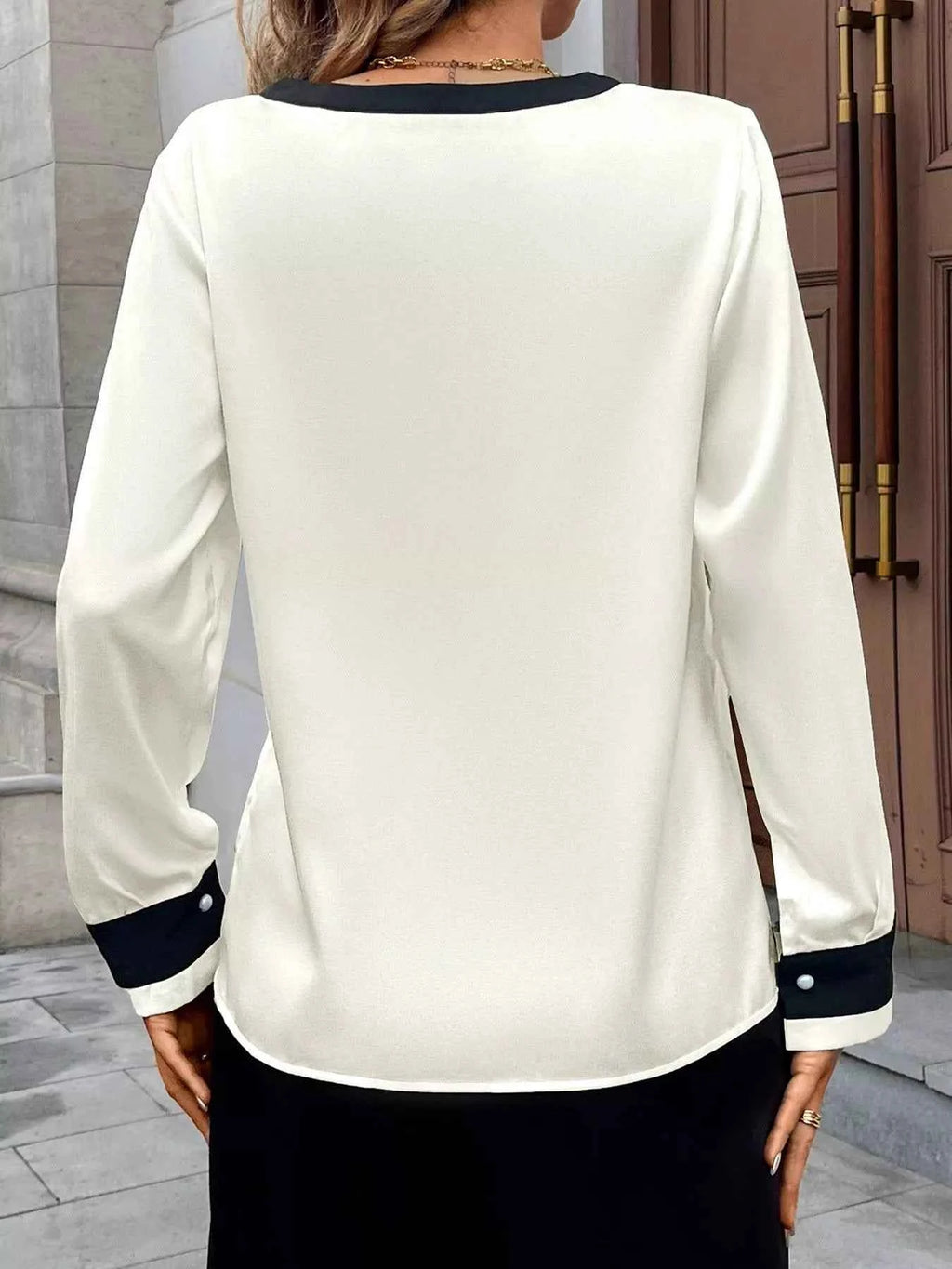Contrast Trim V-Neck Blouse 564cf4a0-bbae-44e5-8518-035460aa02bd-Max-Origin
