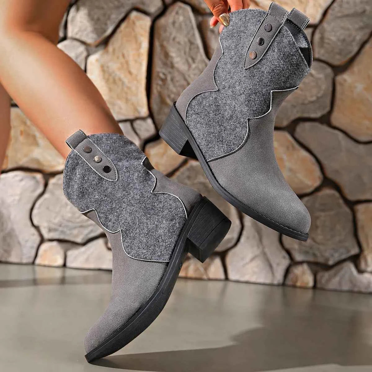 Round Toe Block Heels Boots 566ed27464304b8a9fff8a0233e77629-Max-Origin
