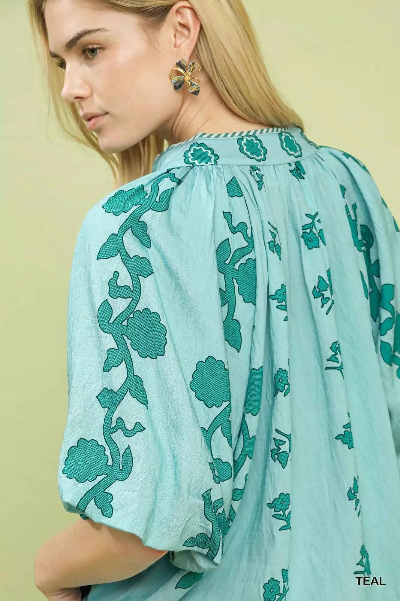 Umgee Collared Floral Print Top 56af6068-8b46-451b-b7bf-527c90abd083-Max-Origin