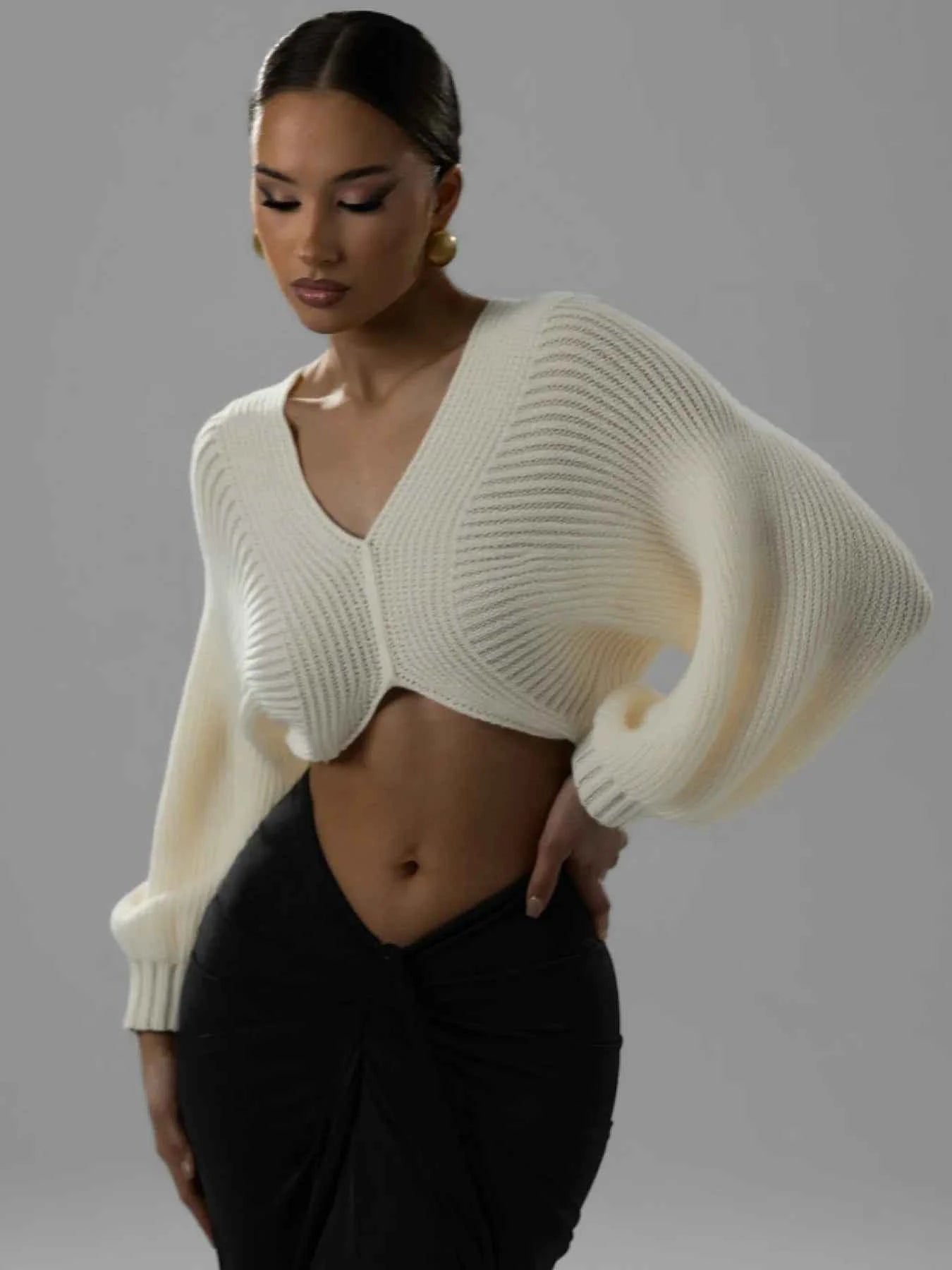 V-Neck Long Sleeve Crop Sweater 56f7aa4798ed46d1af103e143a86cb43-Max-Origin
