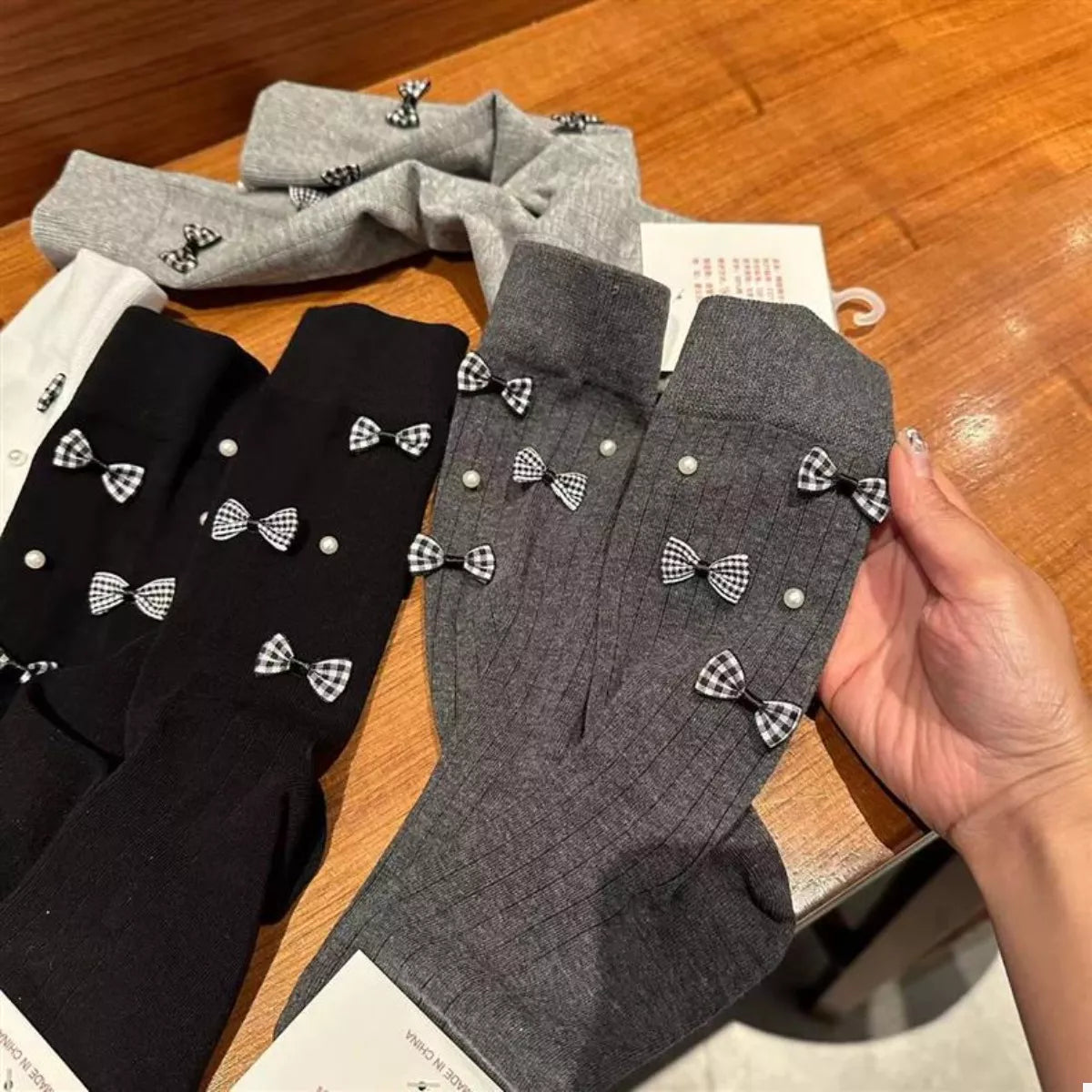 Pearl Detail Bow Crew Socks 573f0ddc-f423-45af-981b-2116b11bb102-Max-Origin