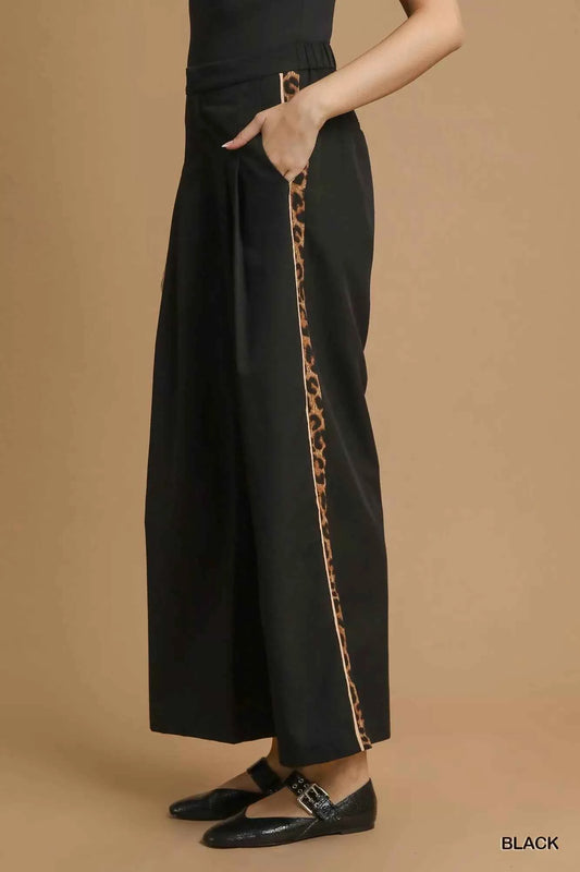 Front Pleated Wide-Leg Pants with Contrast Trim 574d5dc1-ffaf-42ac-8074-44cbd3319044-Max-Origin