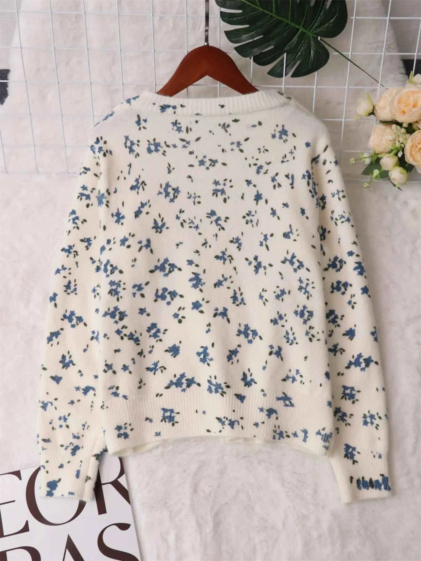 Floral Button-Up Long Sleeve Cardigan 5764de738f2240c2bdcb1250d112a7e1-Max-Origin