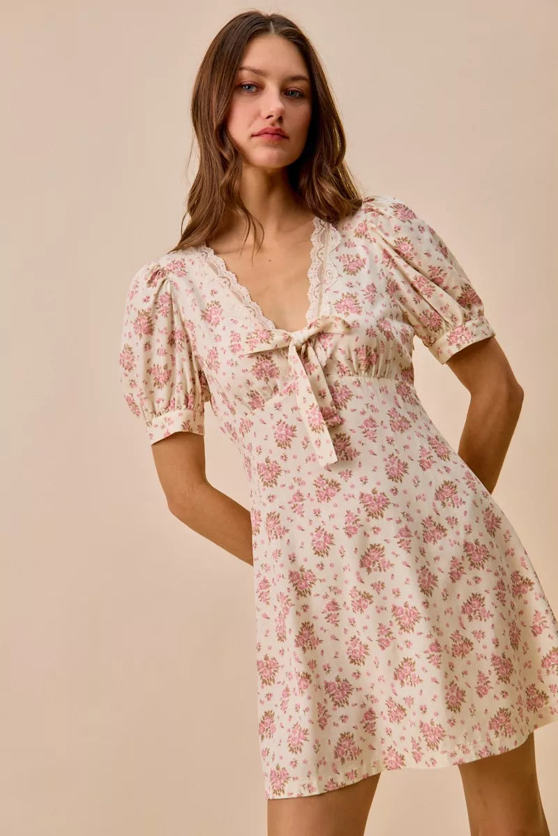 SO ME Floral Lace Trimed Short Sleeves Mini Dress 5770ac43e6f848aeb1fa7814baa40932-Max-Origin