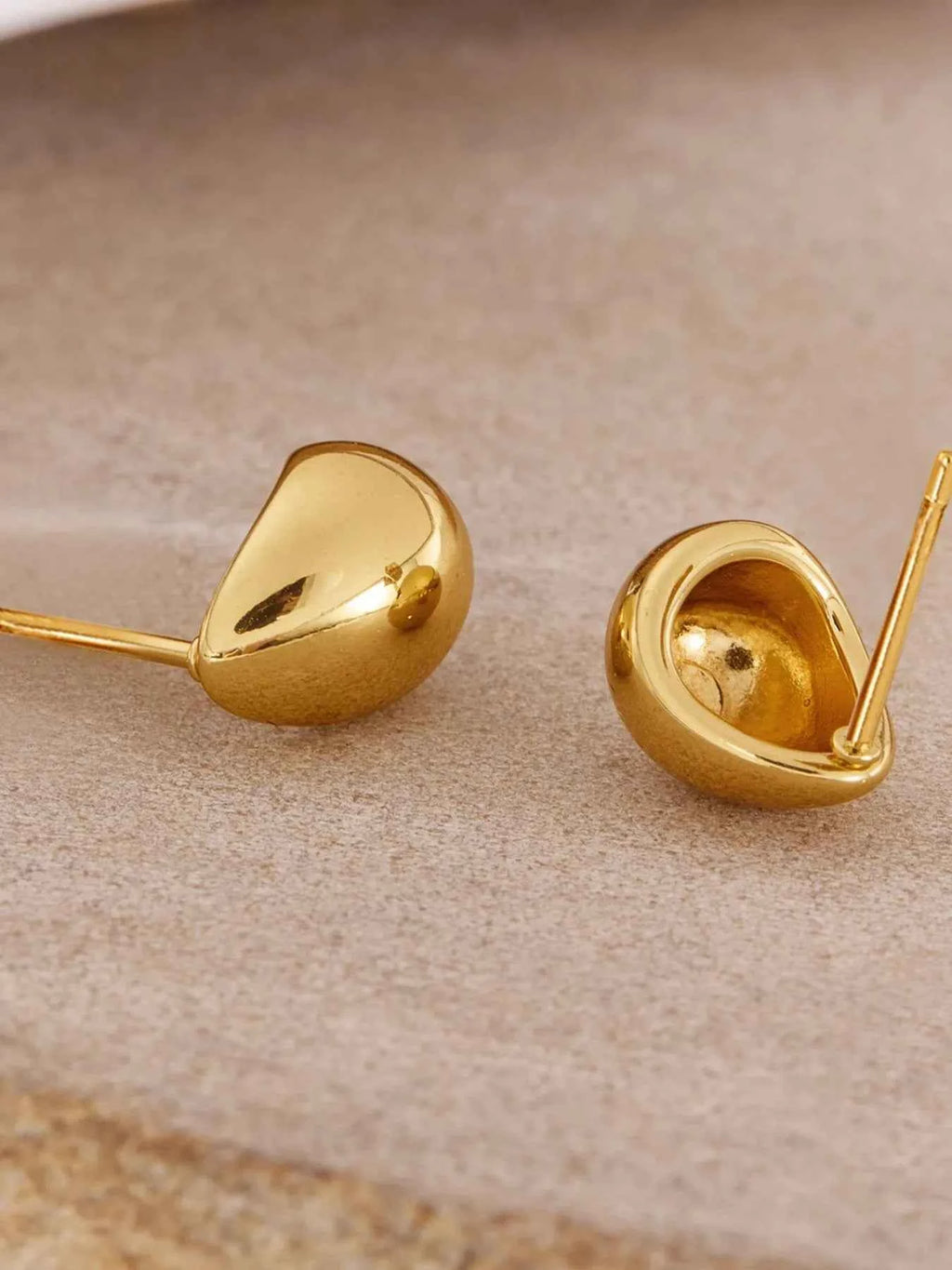 Minimalist Gold Teardrop Stud Earrings 5772fa6a-f966-46cb-baab-33dbafe93edb-Max-Origin