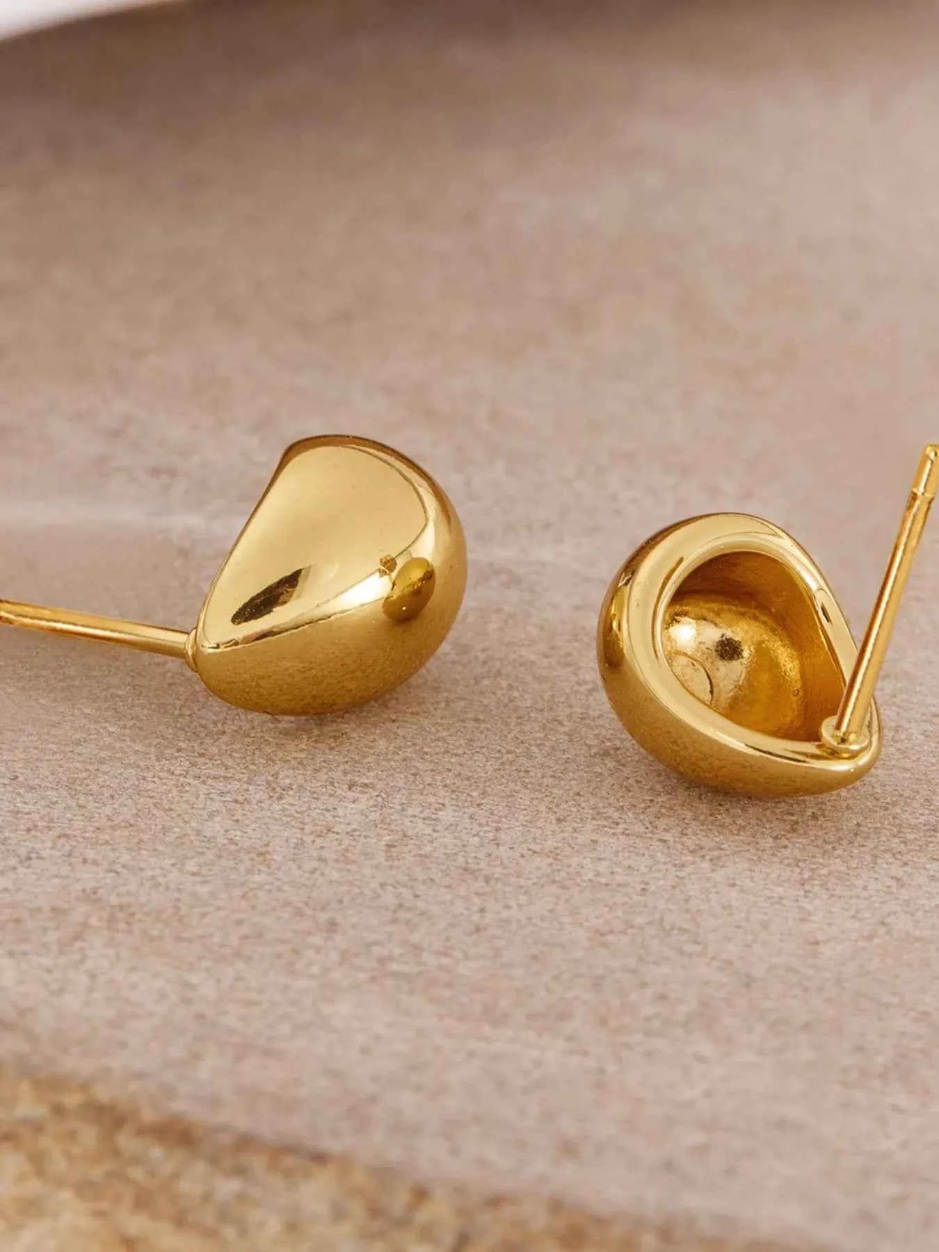 Minimalist Gold Teardrop Stud Earrings 5772fa6a-f966-46cb-baab-33dbafe93edb-Max-Origin
