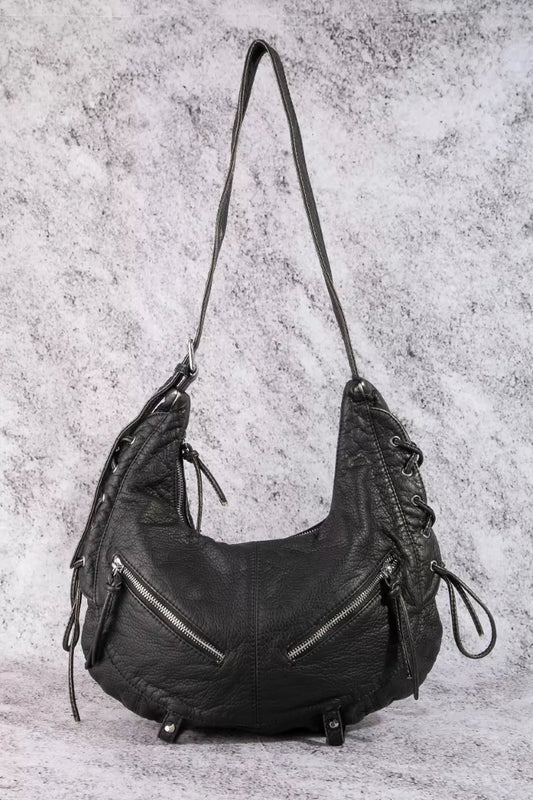 Fame Larger Leather Crescent Shoulder Bag VBK one size 57c95f92-990b-4595-9914-bee4dec52a6f-Max-Origin