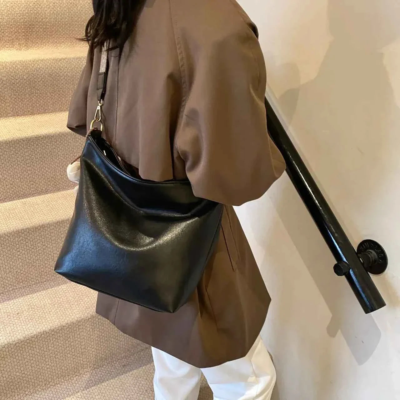 Leather Adjustable Strap Shoulder Bag 57da601d75af414eb615d05c833b458d-Max-Origin