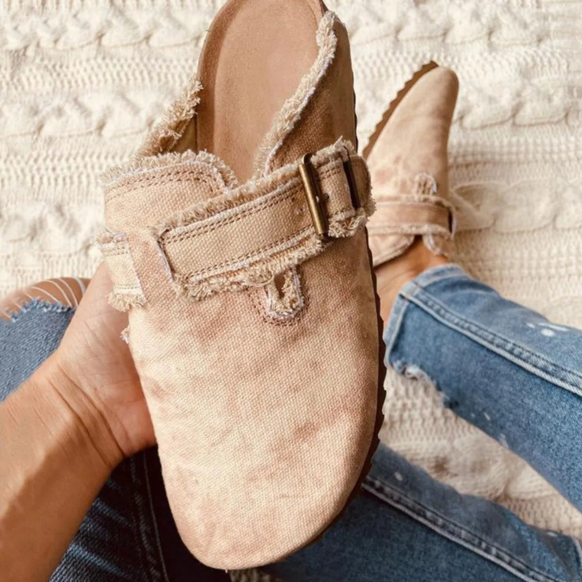 Round Toe Flats Loafers Beige 57ef18a6-b914-4ea8-9ab7-681e86960035-Max-Origin