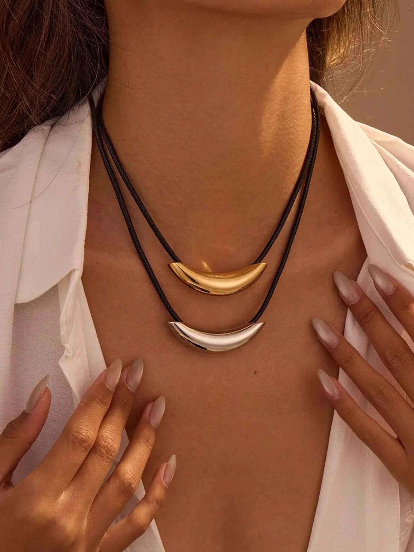 Stainless Steel Curved Bar Necklace with Leather Rope 58032227-19f6-49bc-a583-7aacd5eeedbb-Max-Origin