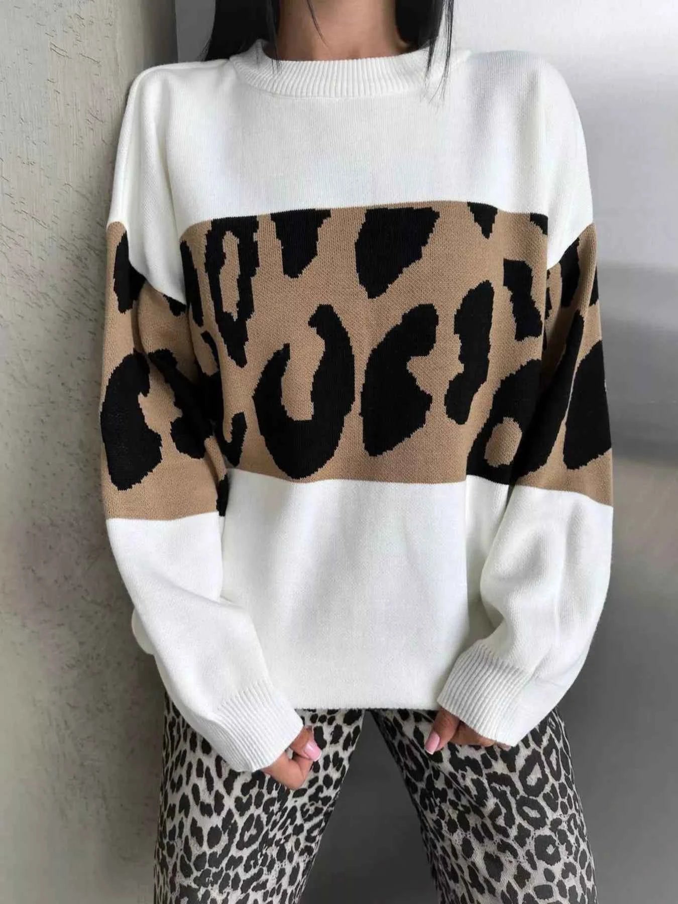 Leopard Color Block Round Neck Sweater 58d75afe3ee8472b985528471e3a0742-Max-Origin