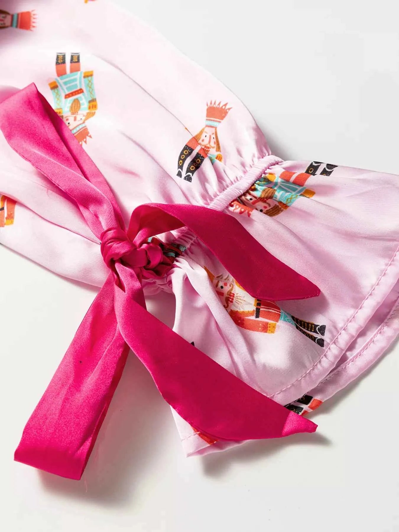 Nutcracker Print Contrast Trim Top and Shorts Pajama Set 58e75414fe394c2095337ed658b487b1-Max-Origin