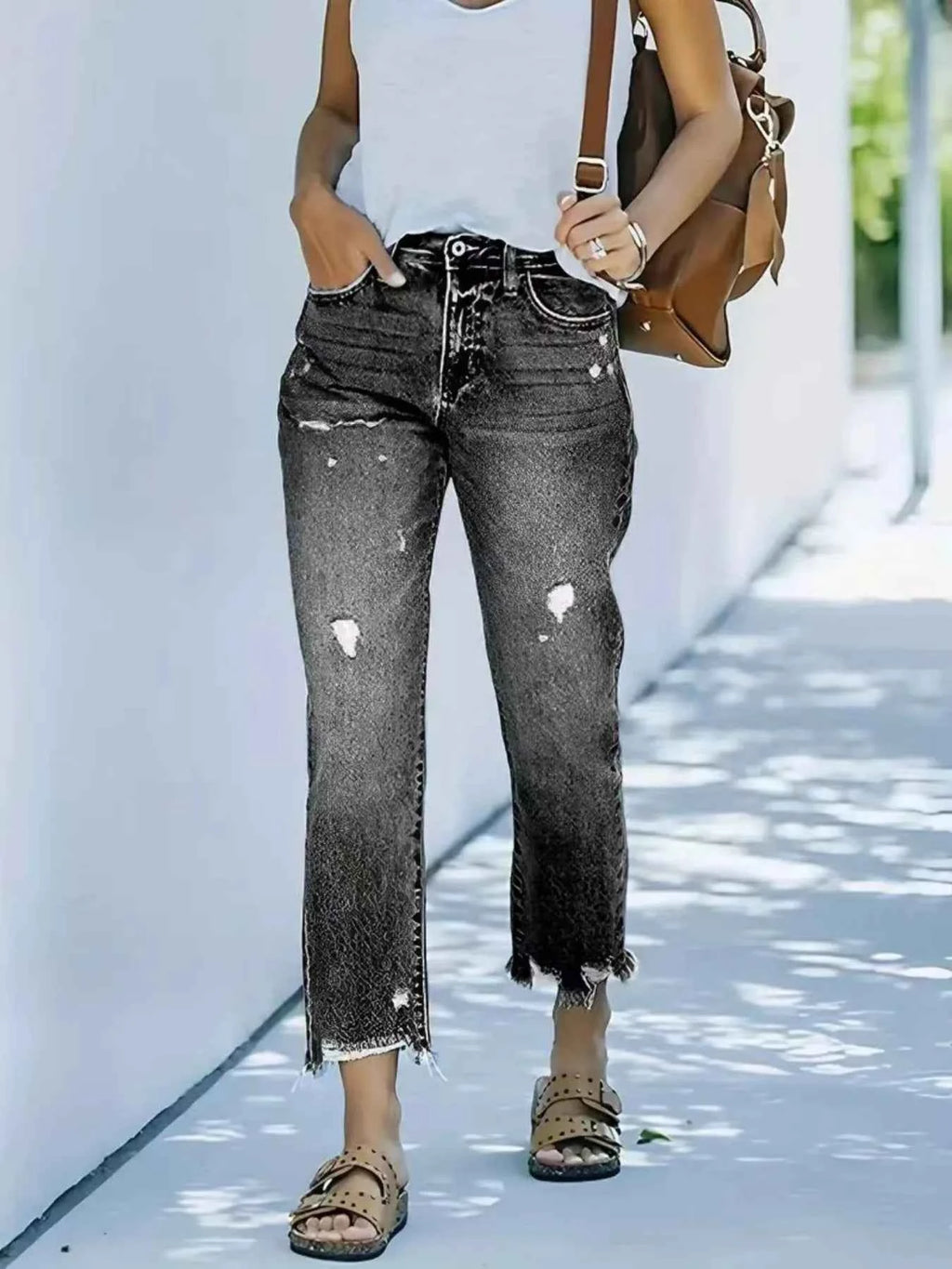 Distressed Straight Leg Jeans 590ddbe8d8914e598b3130511207a769-Max-Origin
