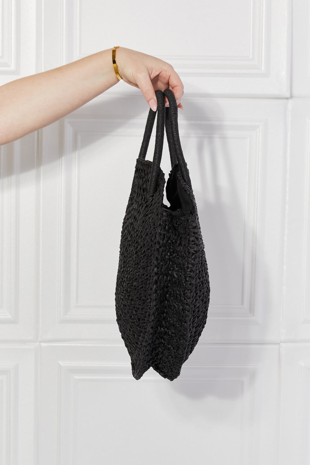 Justin Taylor Beach Date Straw Rattan Handbag in Black 591b66fcc1fd443fa8b8e51f552fd60c-Max