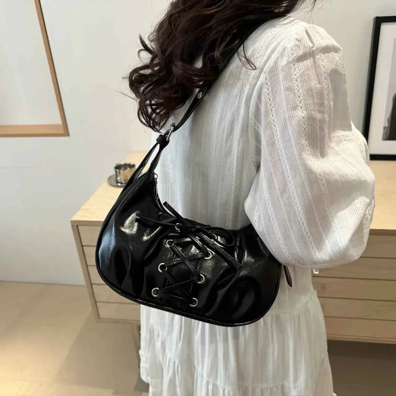 Leather Lace-Up Detail Shoulder Bag Black onesize 595cd8454009426c9a8afcbc67ea9be6-Max-Origin