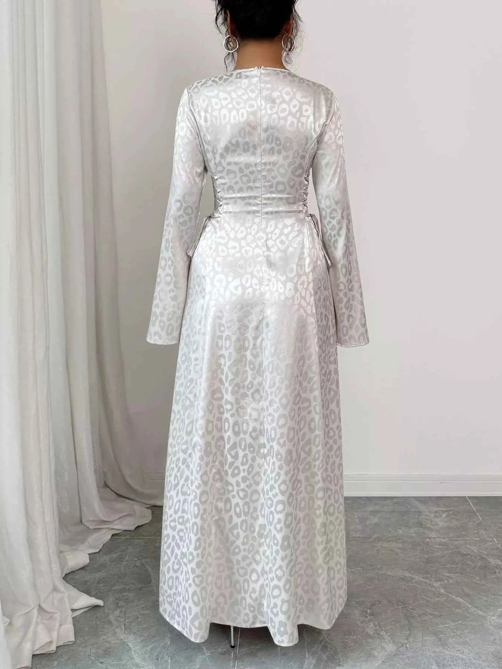 Leopard Lace Up Long Sleeve Maxi Dress 597de768-3905-4c01-9f0b-019a28d1f286-Max-Origin