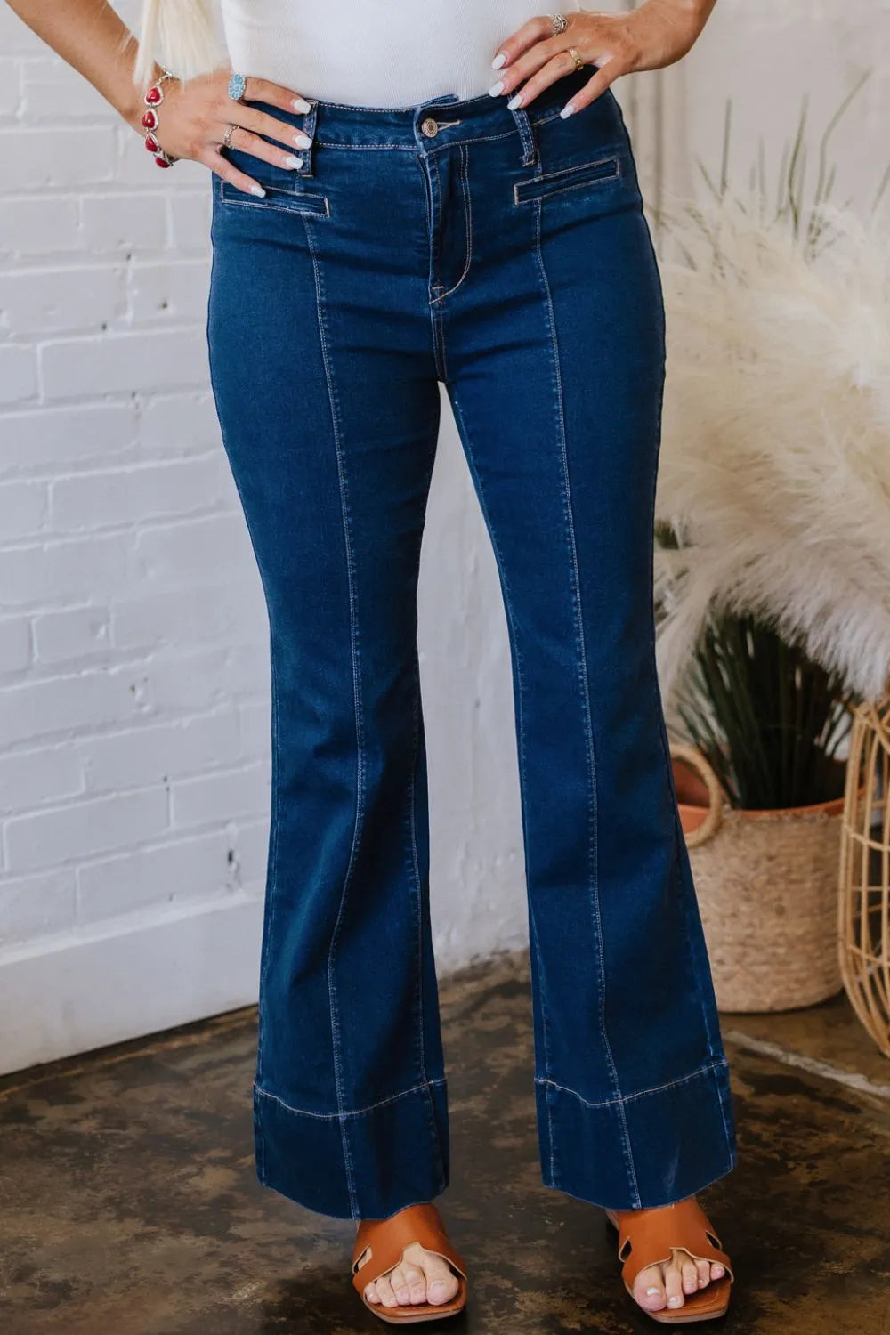 Center Seam Deep Wash Straight Jeans 597e3043-3c62-4a1a-8f8f-b9bfa6daf713-Max-Origin