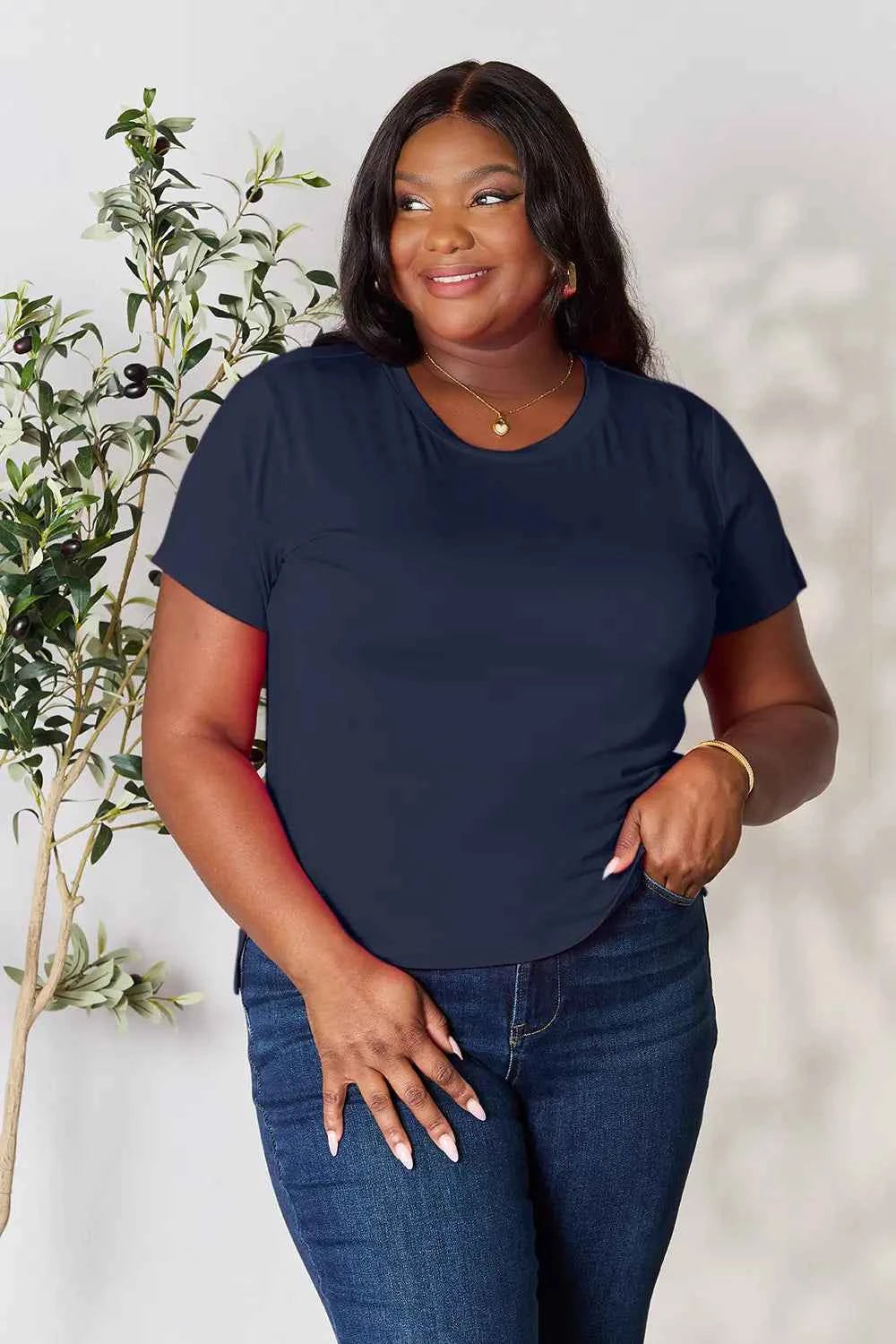Basic Bae Full Size Round Neck Short Sleeve T-Shirt 59b6587f8a9945c890b37be2cb6e963e-Max