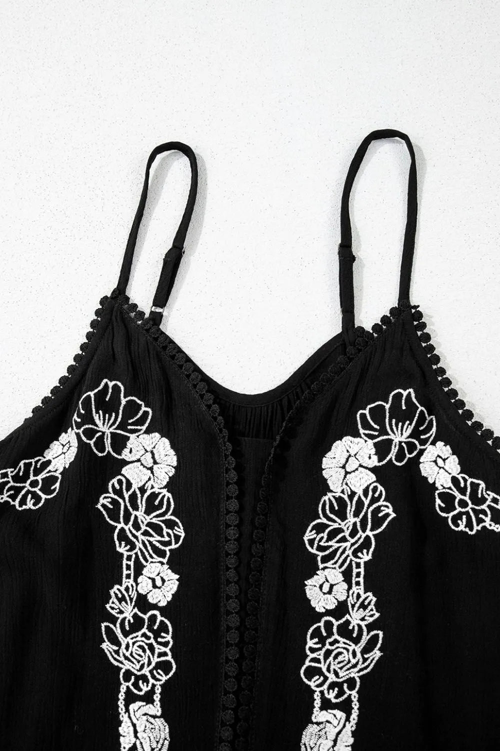 Floral Ruffled Hem Embroidery Cami 5b176e7f-75e3-4f73-827f-5017201056c2-Max-Origin