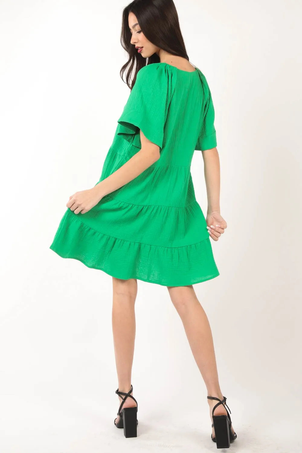 VERY J Texture V-Neck Ruffled Tiered Dress 5b42c8e0-9e25-4777-9e25-321858c914f1-Max