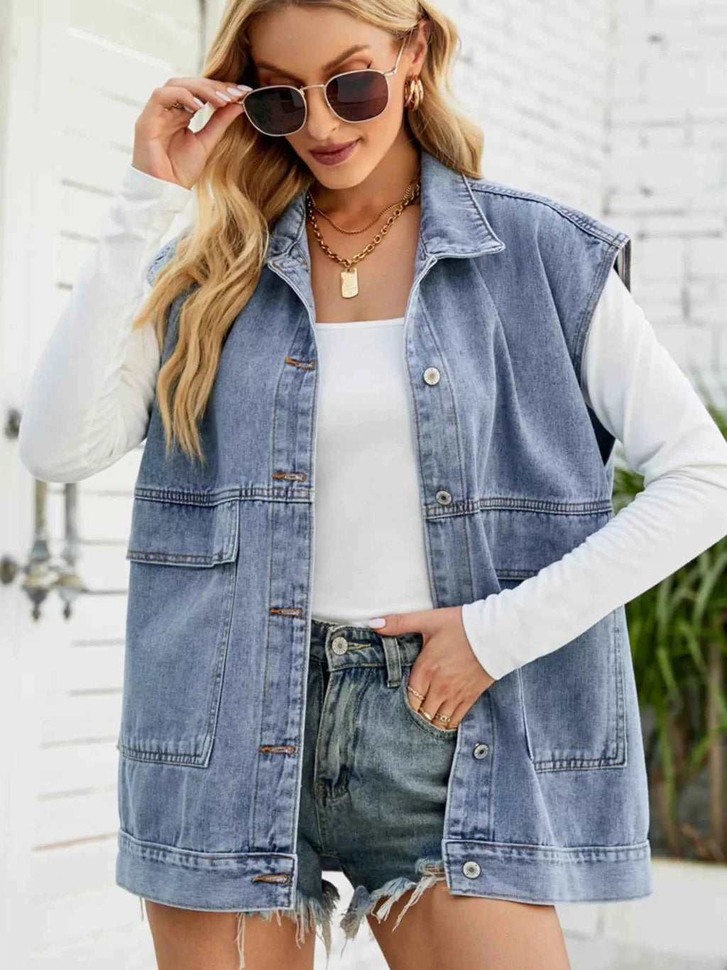 Sleeveless Button-Down Denim Jacket 5bb7cbc2912b4e7199246b08cbe8504a-Max-Origin