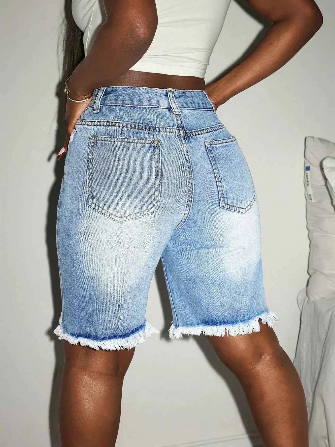 Distressed High Waist Frayed Hem Denim Shorts 5bbd5203aae84f5eab76e04f3e76523a-Max-Origin