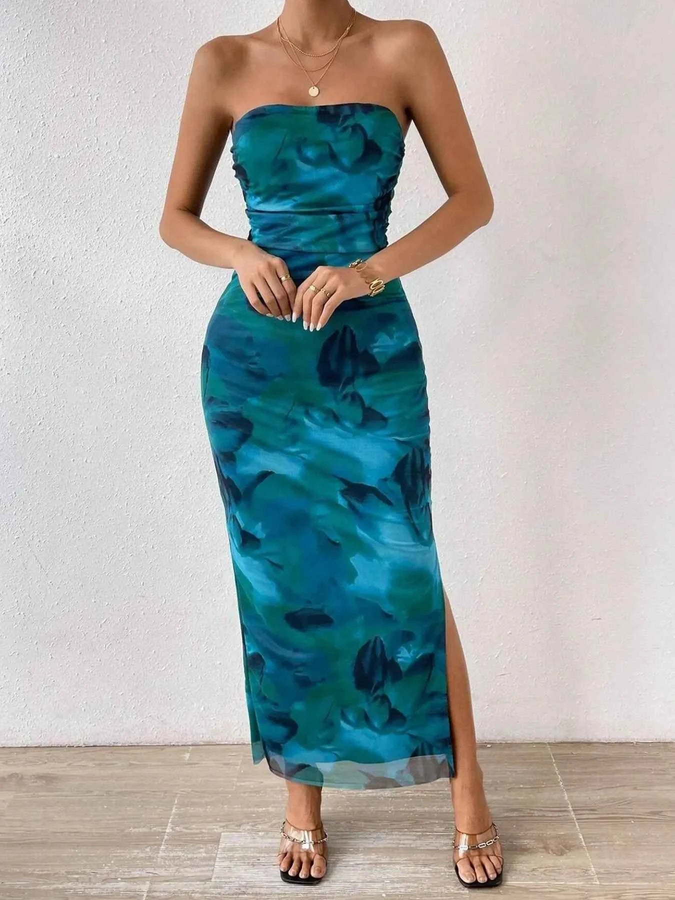 Printed Side Slit Tube Dress 5bec853e-6531-4936-9ce2-c9a0b79244b9-Max-Origin