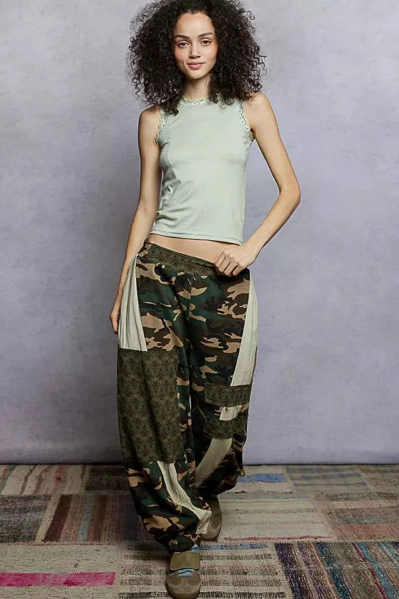 POL Round Neck Cropped Tank with Lace Trim 5c48b237-5fa1-4997-8158-b133b5d006e7-Max-Origin