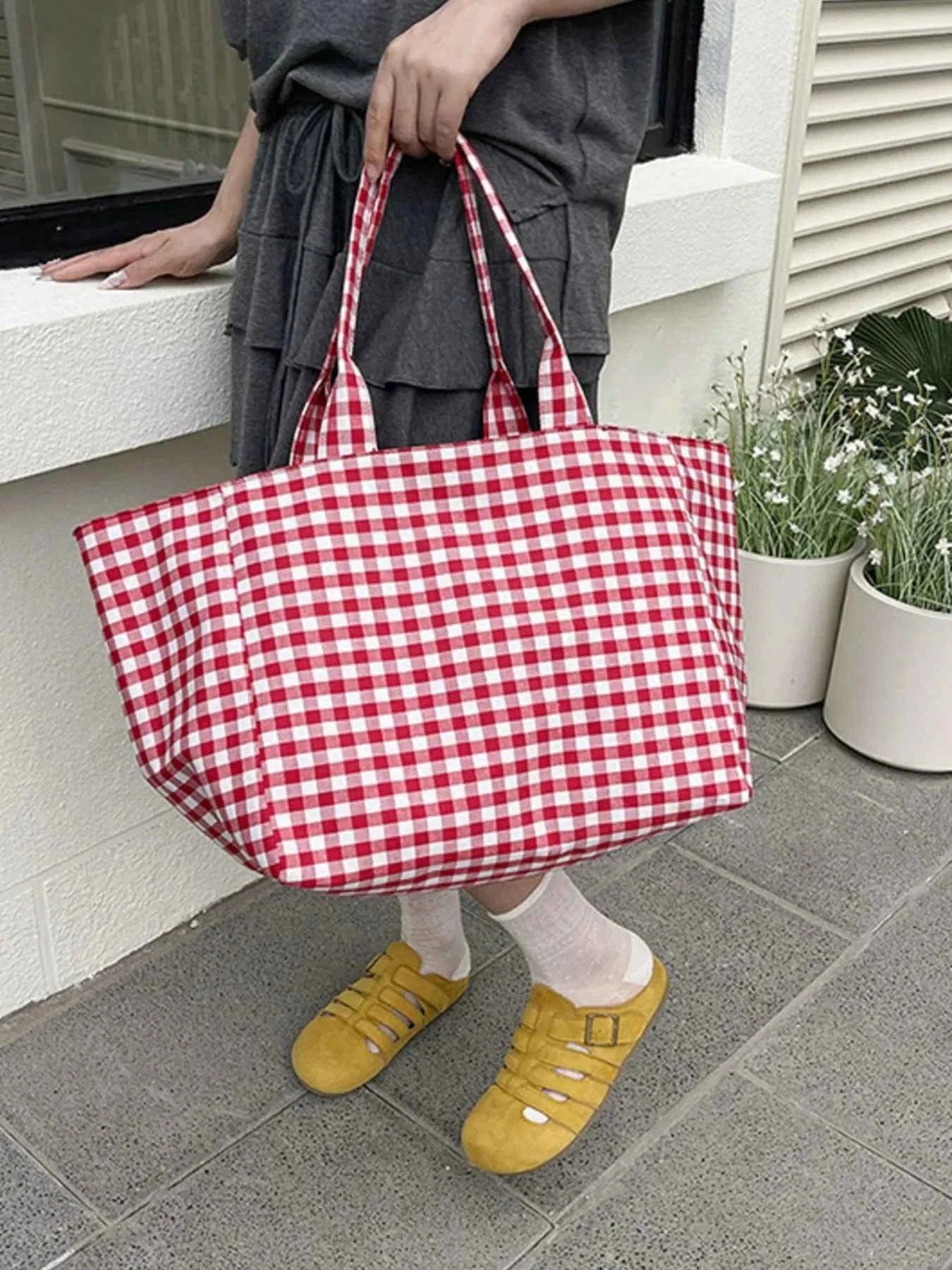 Classic Plaid Tote Bag 5cab116d-fa7c-4f1e-b767-ee215c7bb3ab-Max-Origin