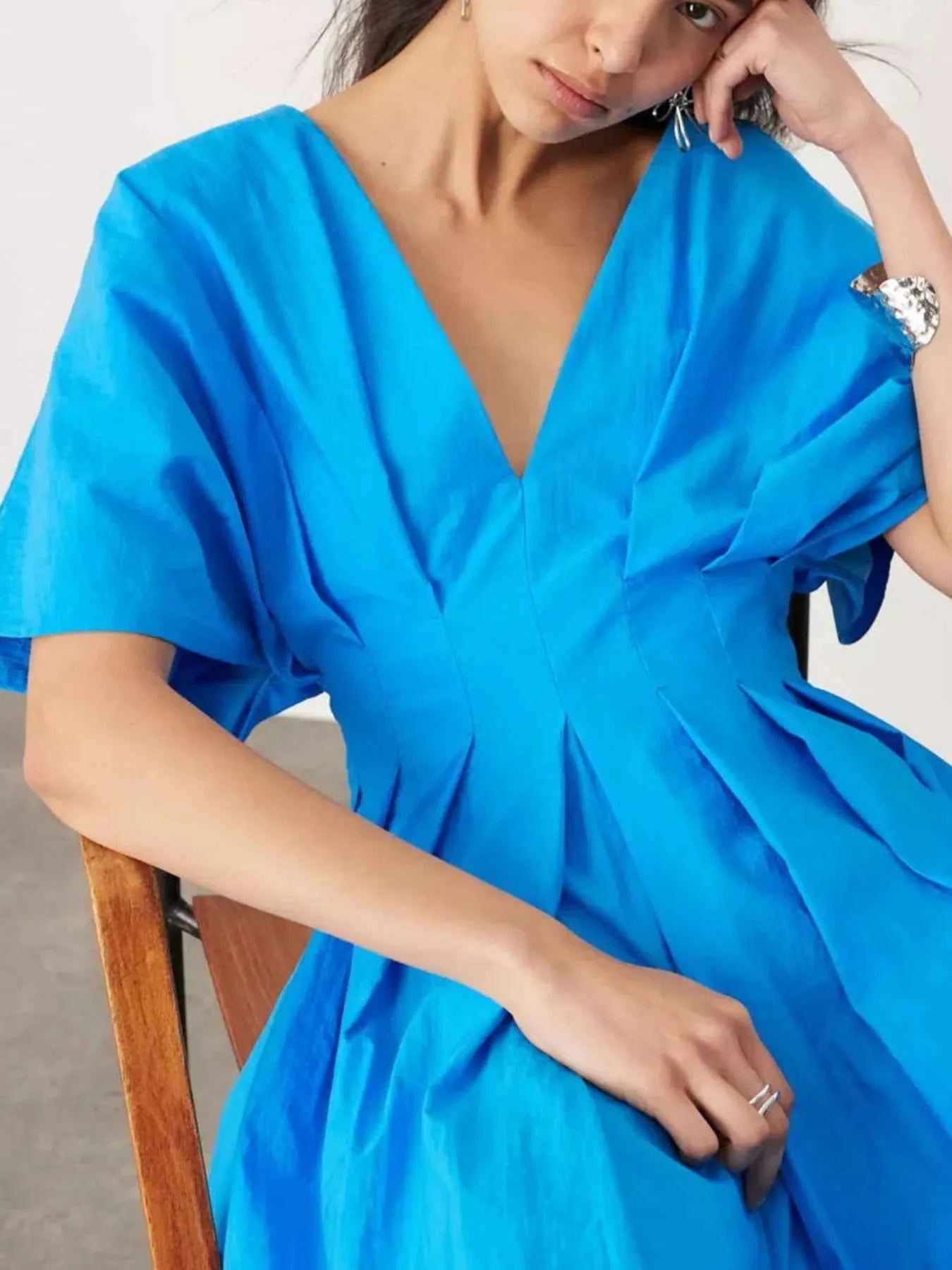 V-Neck Half Sleeve Midi Dress 5cbfa180-f74a-4fe6-957d-4dae857cc754-Max-Origin