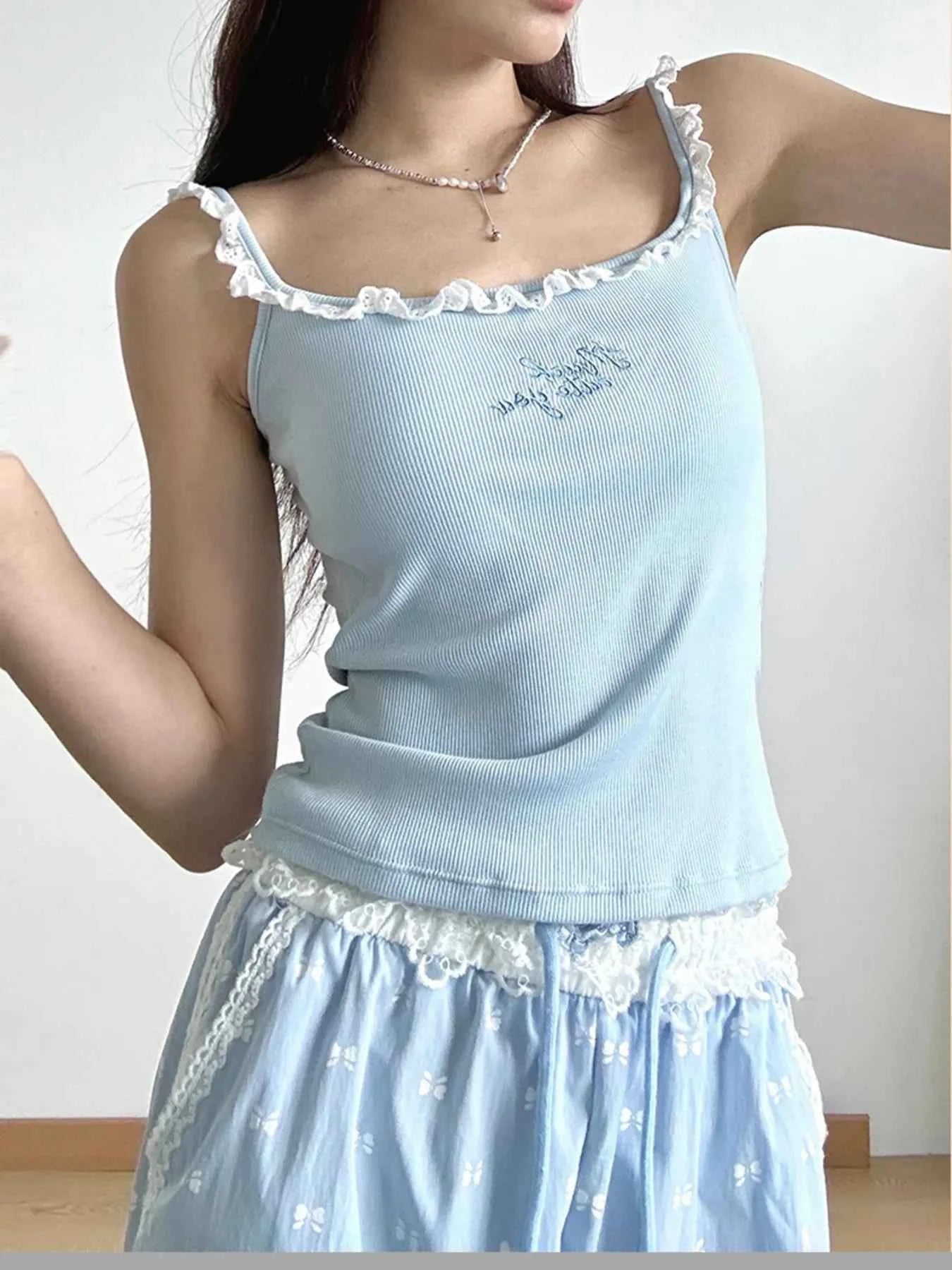 Lace Detail Scoop Neck Cami 5cc5b1bdbbc340b1a3b7bf2a37e8cfdc-Max-Origin