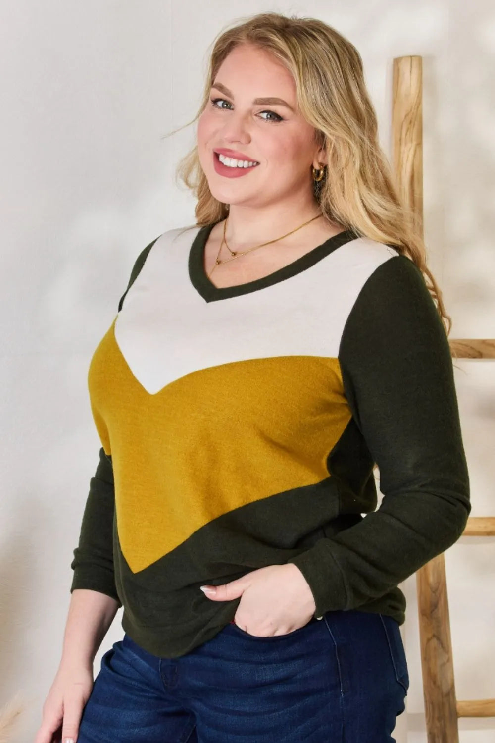 Hailey & Co Full Size Colorblock V-Neck Blouse 5d043fd2-d851-4717-b2f4-7a0c0959e19d-Max